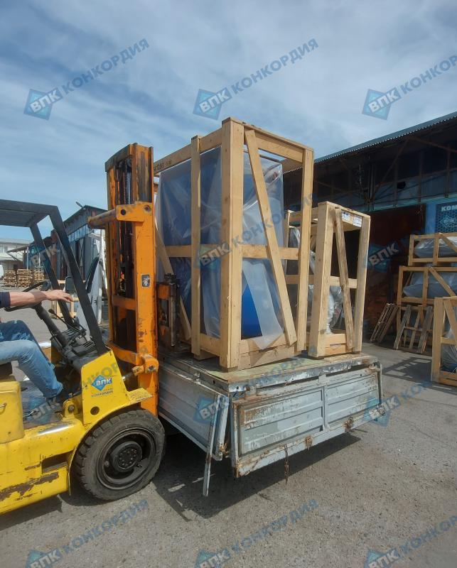 Отгрузка поршневого компрессора Remeza СБ4/Ф-500.LT100/16-7,5 и винтового компрессора Zammer SKTG11-15-500 в г. Краснодар